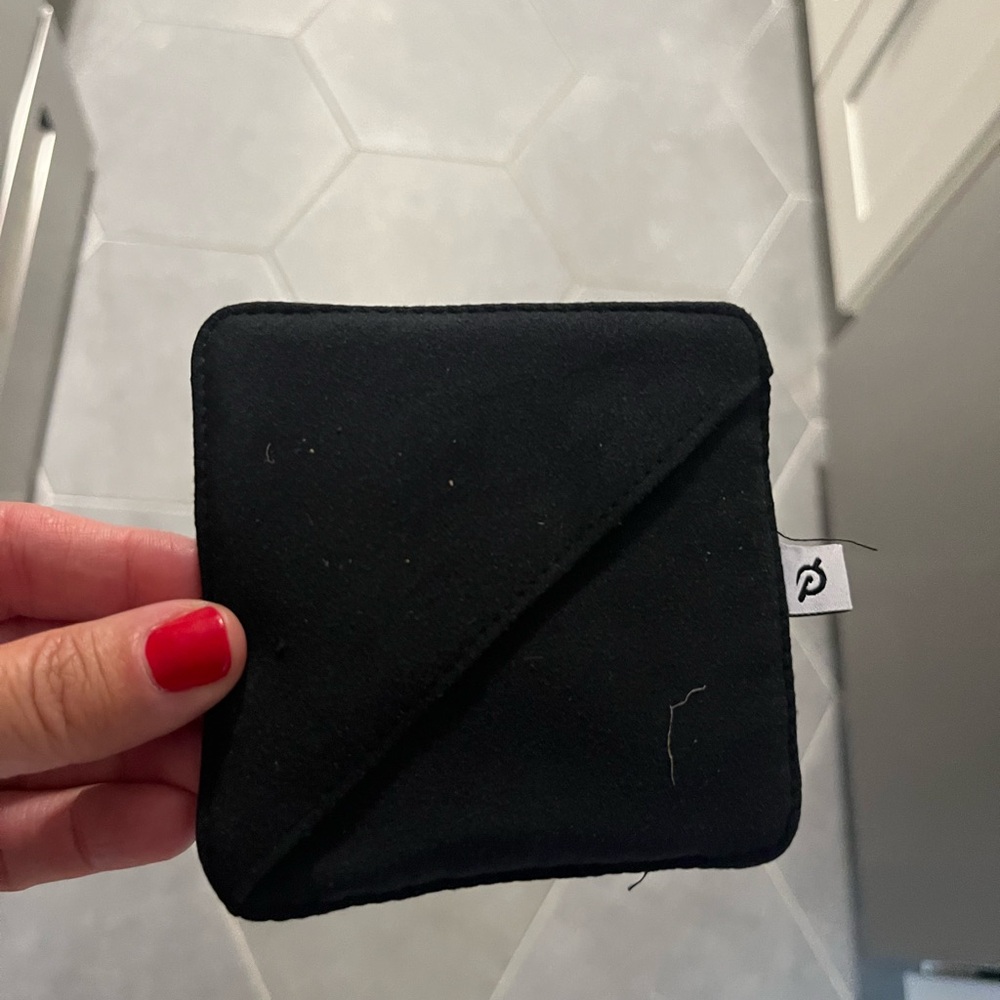 Brand new peloton cleaning cloth for the monitor